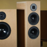 Augstas kvalitātes akustisko sistēmu konstruktori
